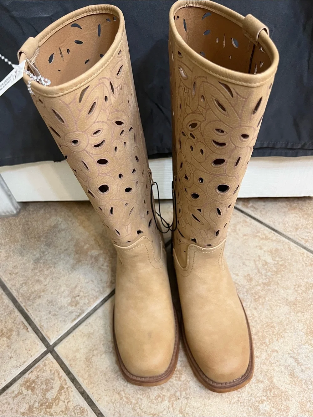 New York & Company elegant tan